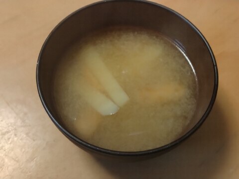 じゃが玉薄揚げ味噌汁